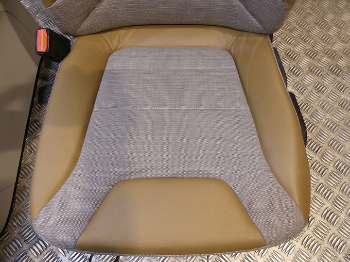 фото №9, Bmw i3 i01 обивка сиденья подогрев диван туннель обшивки solaric cassia