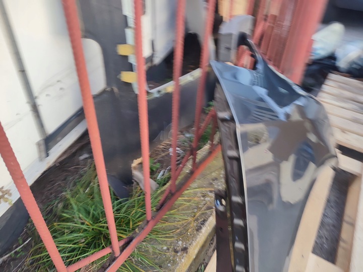 фото №15, Крыло правый перед переднее volkswagen caddy 2k7 sb od 11.20r- лак lr7h