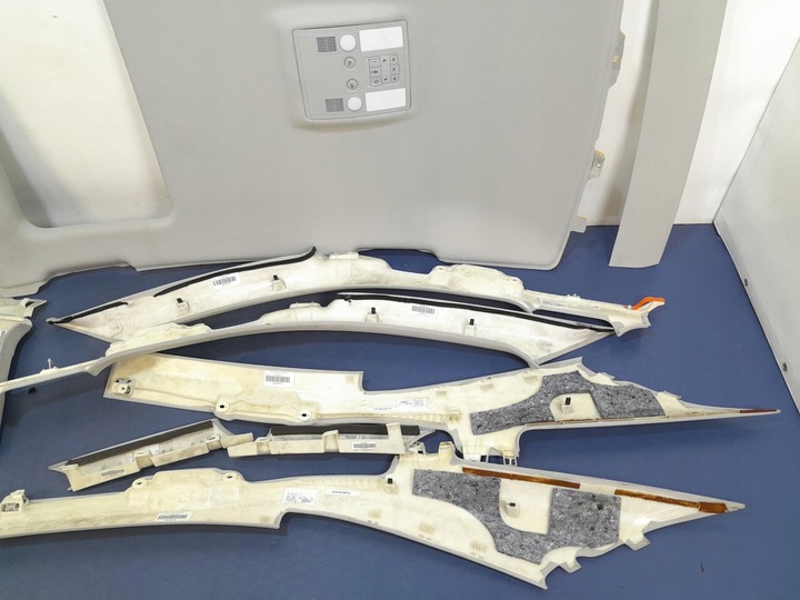 фото №14, Audi a8 d3 длинный потолок козырьки ручки