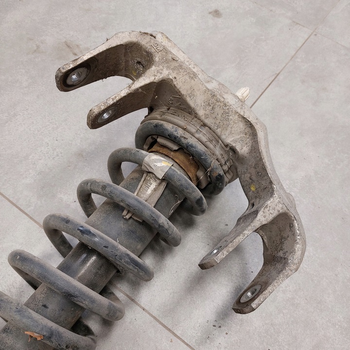 фото №15, Cadillac sts 3,6 амортизатор пружина правые перед