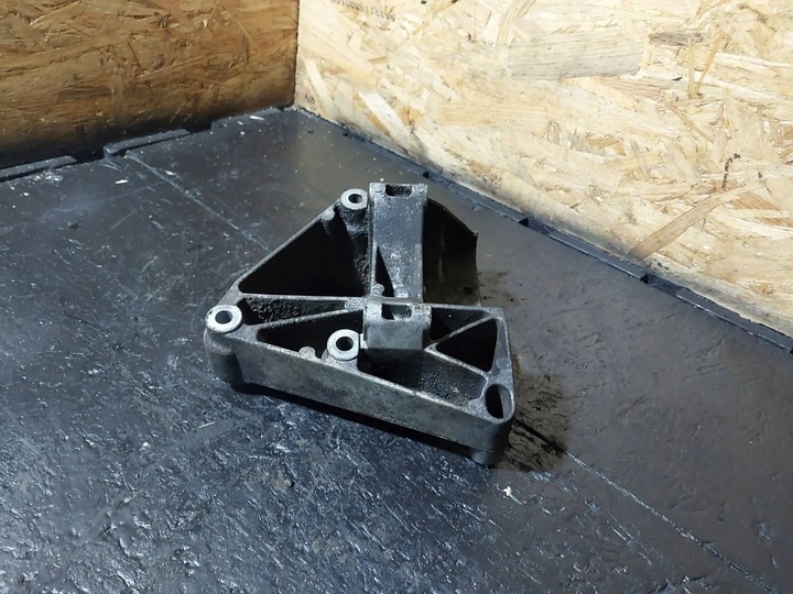 фото №10, Лапи / крепление компрессора кондиционера bmw 3 e46 323i m52b25tu 1432237