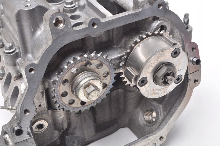 фото №15, F-pace x761 xf ii 2.0d 163 241km sd4 головка двигуна 204dta pbg4d3-6090-ac