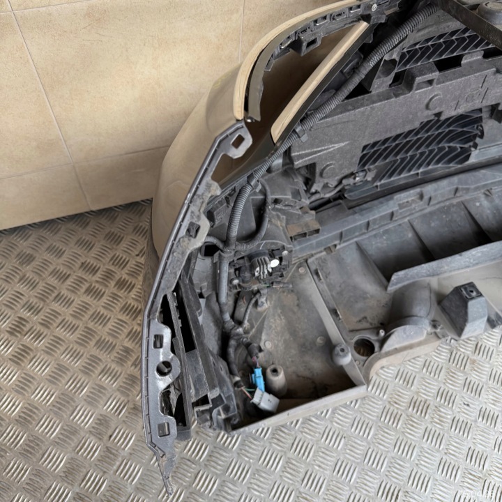 фото №9, Бампер передний комплектный citroen c4 iii 2021 год 6 pdc