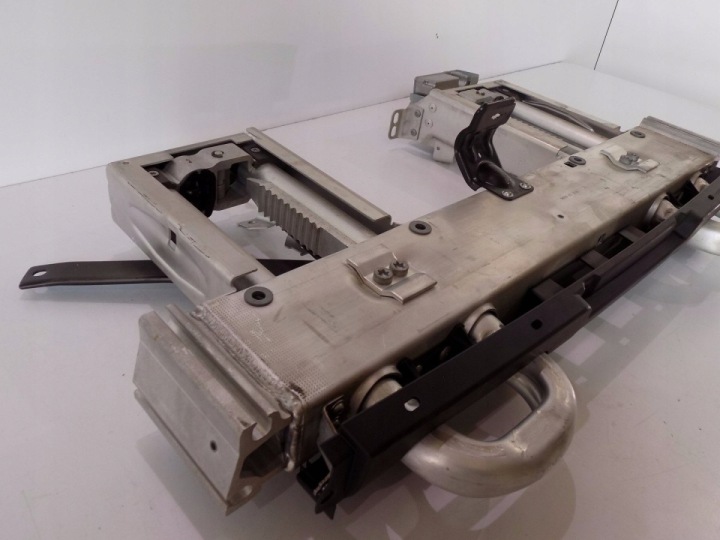 фото №9, Bmw 1 e88 подголовник дуга зад 132328-10 - 6102