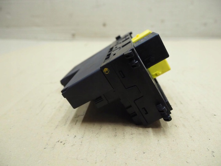 фото №13, Коробка запобіжників mercedes e w210 0005401050