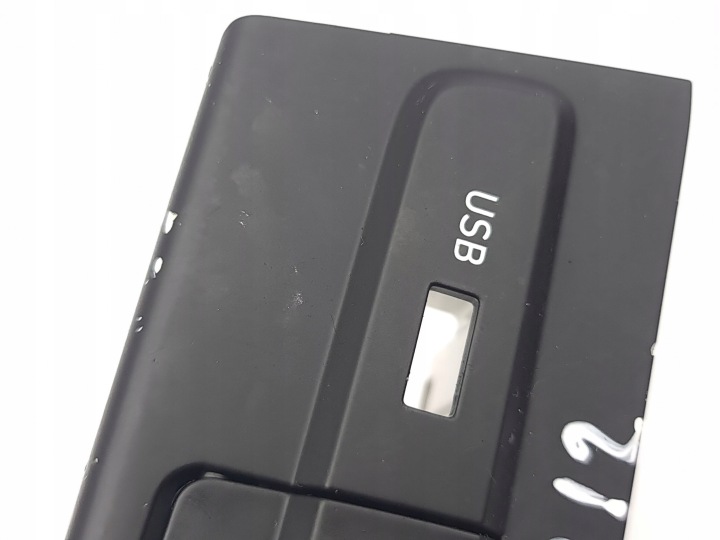 фото №7, Hyundai i20 bc3 bi3 2023 гнездо / соединитель usb