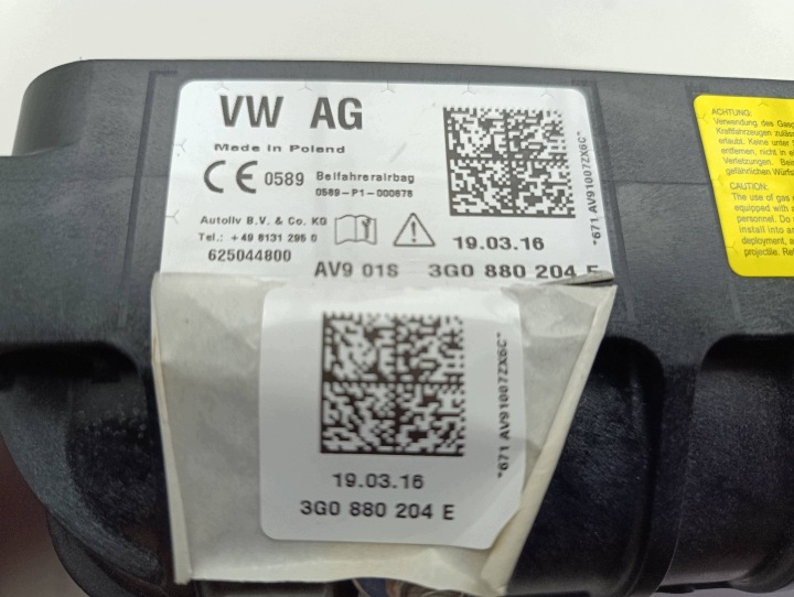 фото №16, Торпедо роздавальна 3 x подушка  volkswagen touran iii 5tb857295 оригінал