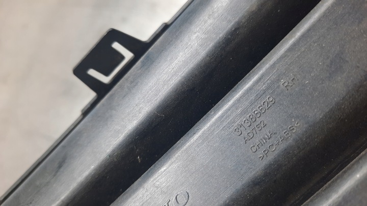 фото №8, Решётка бампера правая 31386629 volvo v70 iii s80