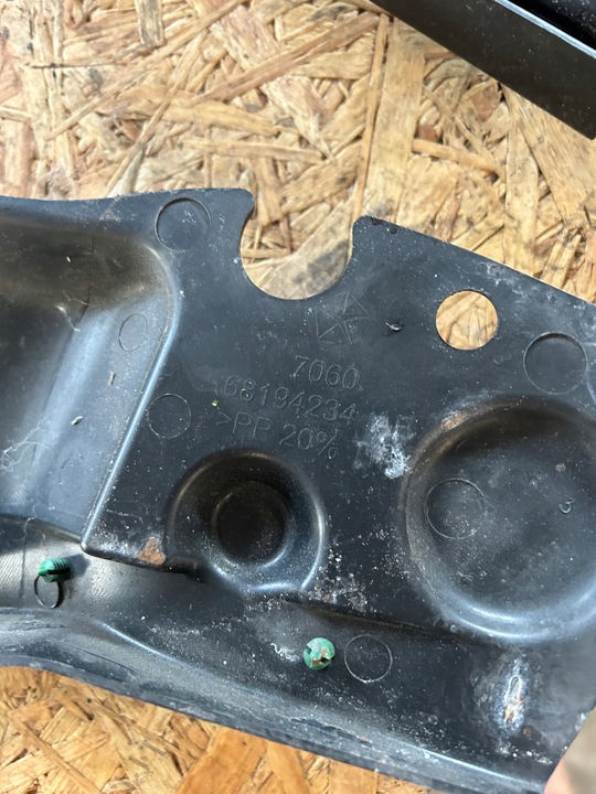 фото №5, Jeep grand cherokee wk2 захист ременя крила ліва права