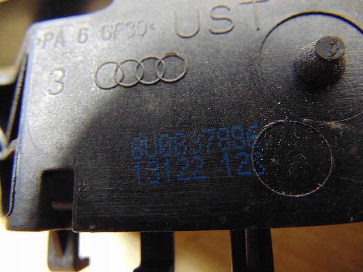 фото №12, Кронштейн кріплення ручка audi q3 8u0837886