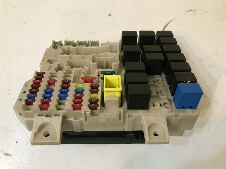 фото №5, Коробка предохранителей mitsubishi colt vi 8637a389