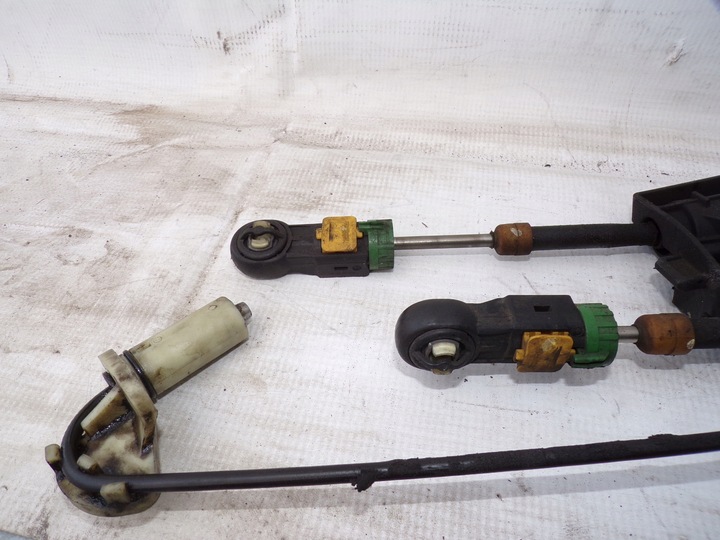 фото №9, Выборщик тросы коробки передач 9806774080 c4 picasso ii 1.6