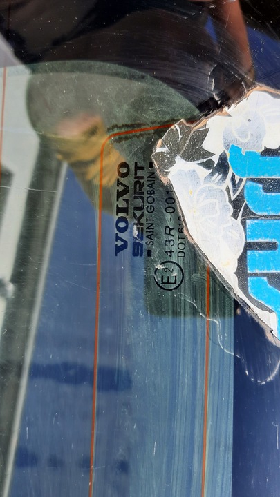 фото №2, Стекло задней крышки volvo v40 00-04r