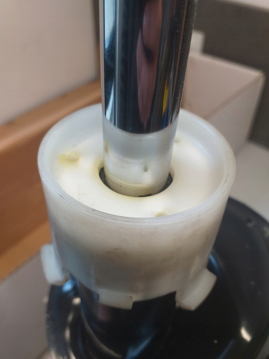 фото №7, Kyb амортизатор 333709 перед правый ford focus i