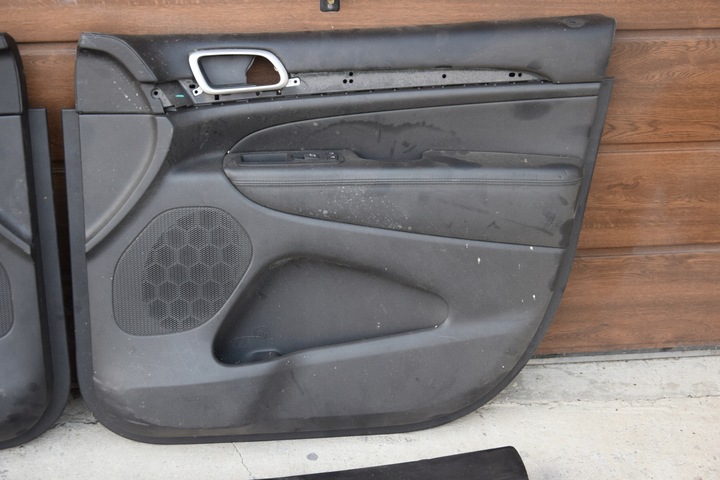 фото №3, Обшивки дверь перед зад jeep grand cherokee wk2 fl