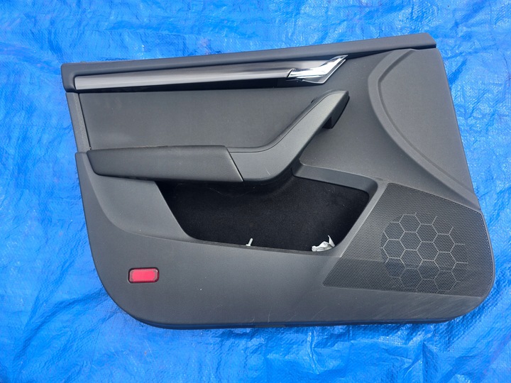 фото №1, Обивка боковина дверь левый перед skoda octavia iii