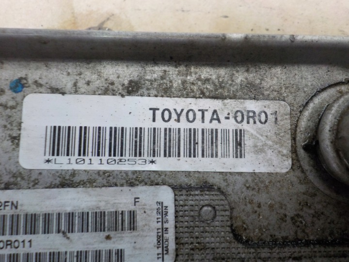 фото №5, Toyota avensis t27 2011r. 2.0 d4d радиатор масла 15710-0r011