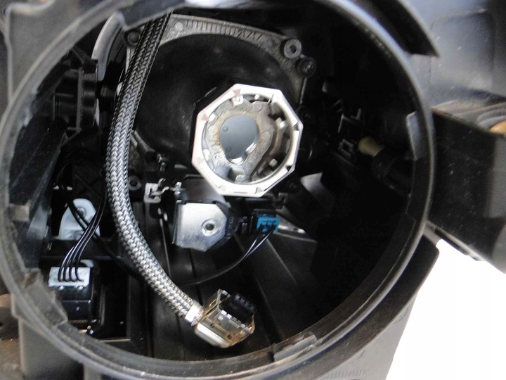 фото №10, Mercedes cla 117 w117 лампа правая bi-xenon некорректируемая