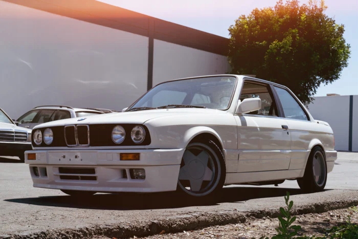 фото №8, Bmw 3 e30 mtech 2 пороги планки накладки na двері e30 m tech ii купе abs!