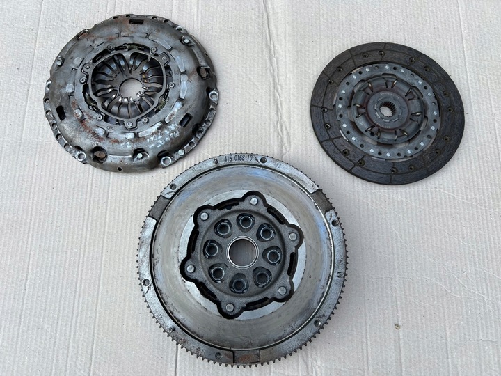 фото №1, Ford mondeo mk3 2.0tdci - зчеплення двомасовий маховик 415016810