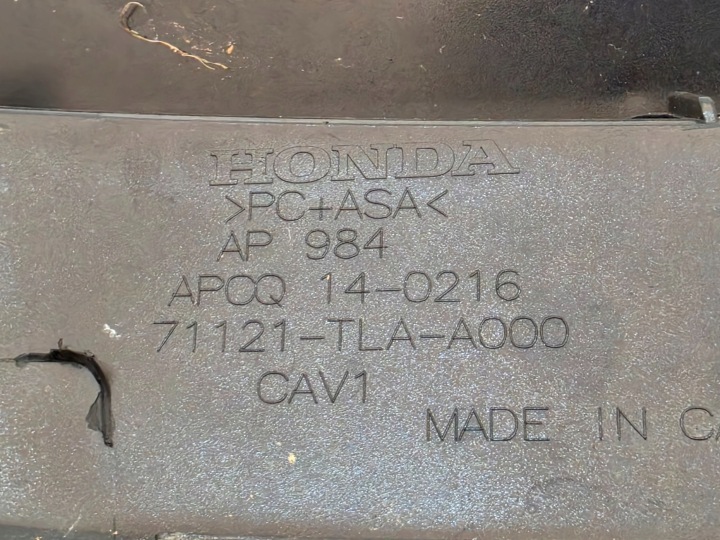 фото №16, Honda crv v 17-19 центральная решётка бампера перед 71121tlaa000 usa