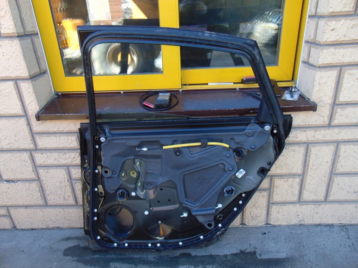 фото №13, Двері праві зад ly9b audi a6 c6 04+