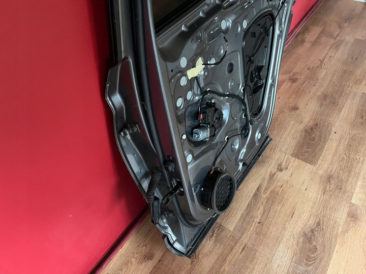 фото №13, Skoda kodiaq 565 17- двері праві ліві задні правий зад комплектні код d7x