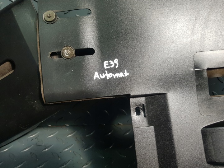 фото №8, Защита нижняя левая nad ноги водителя педалей автомат 8 233 511 bmw e39 европа