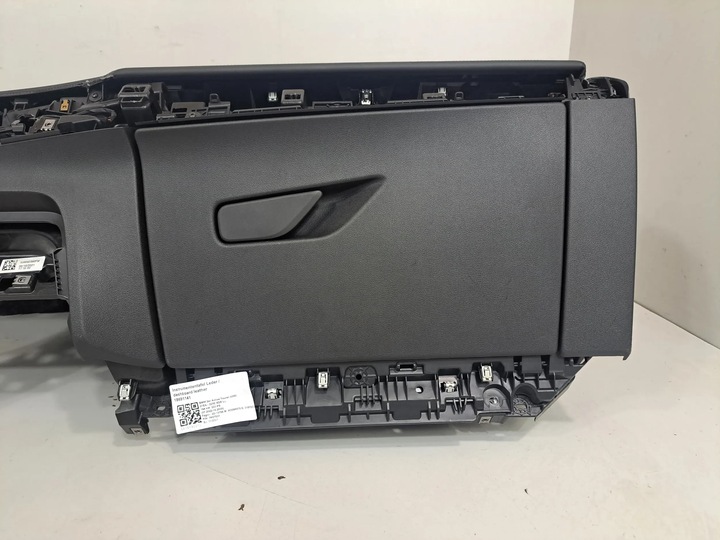 фото №8, Bmw 2 active tourer u06 2021 панелі розподільчі, консоль