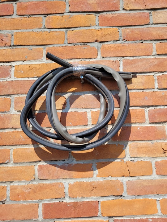 фото №3, Jeep cherokee kj прокладка дверь левый перед серый