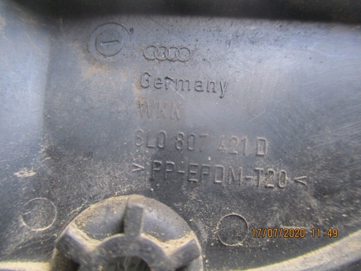 фото №11, Audi a3 8l заглушка бампера правое зад 8l0807421d