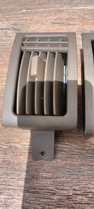 фото №8, Jeep grand cherokee wj 99-04 решітка повітропровід права бежева