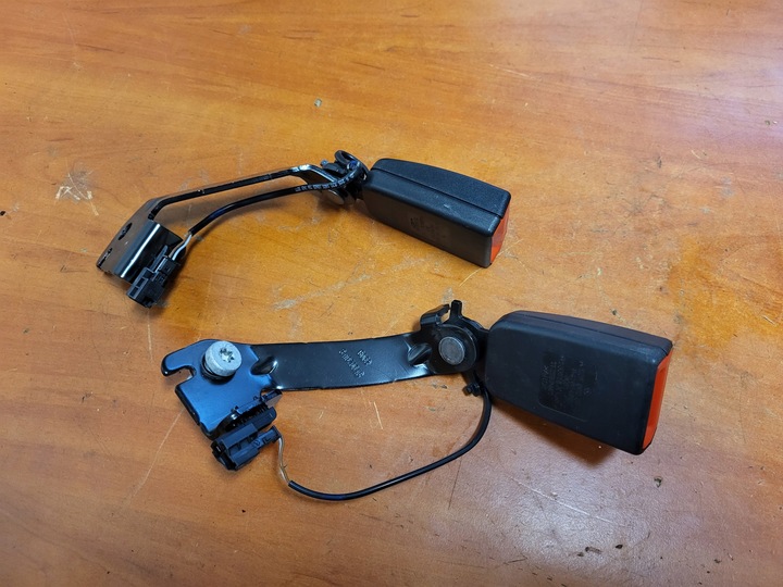 фото №2, Застёжка застёжка ремня зад mercedes w205 cabrio