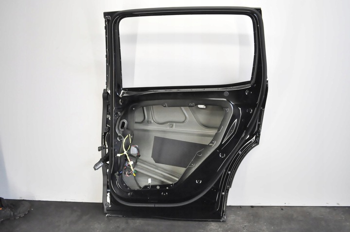 фото №8, Mercedes eqb x243 двері правий зад задні 24r