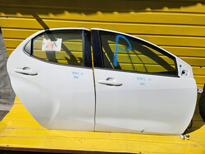 фото №7, Toyota yaris iv двері правий 040 петлі обшивки перед