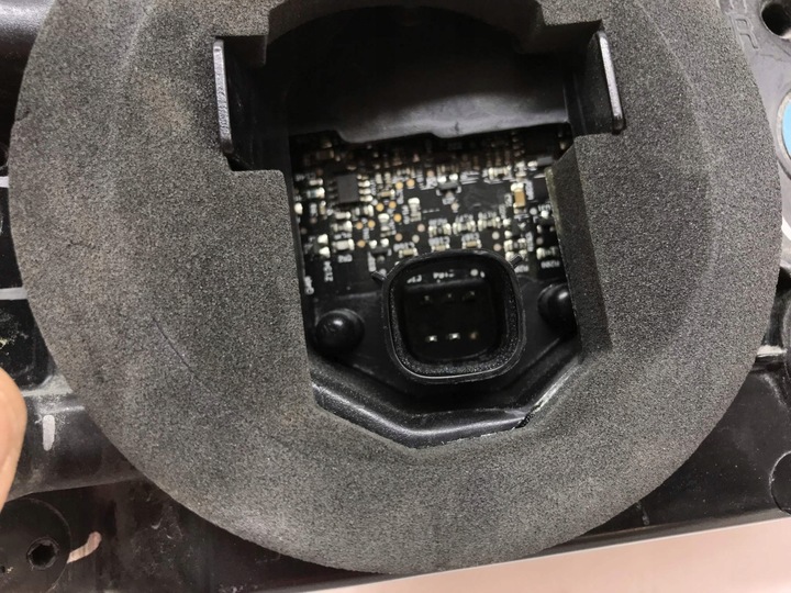 фото №11, Tesla s лампа задняя правая зад 6005921-00-f