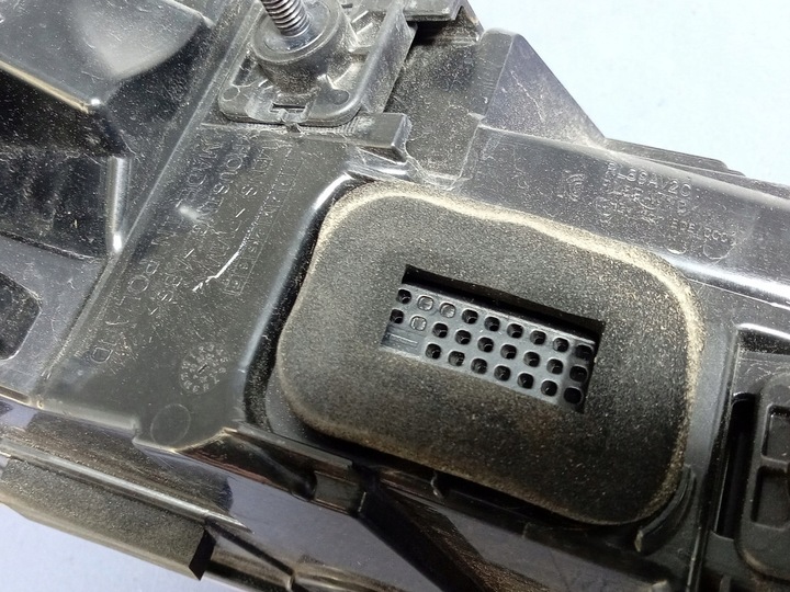 фото №5, Audi q4 e-tron sportback накладка лампа зад 89a945095