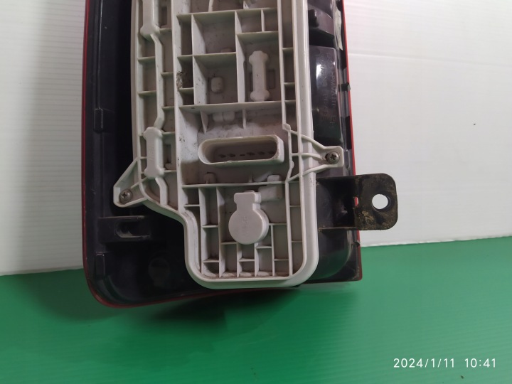 фото №13, Фара правое зад vw caddy 2k5 рестайлинг 2k1945096