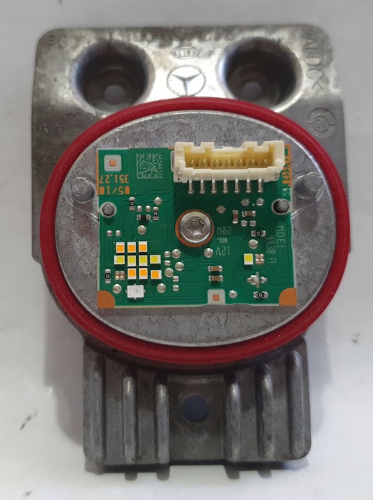 фото №1, Mercedes c w205 рестайлинг multibeam модуль led левая сторона левый поворотник оригинальный номер