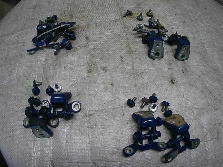 фото №1, Fabia 2 ii петлі двері зад праві комплект 08r