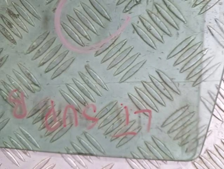 фото №2, Скло двері лівий зад skoda superb ii sedan