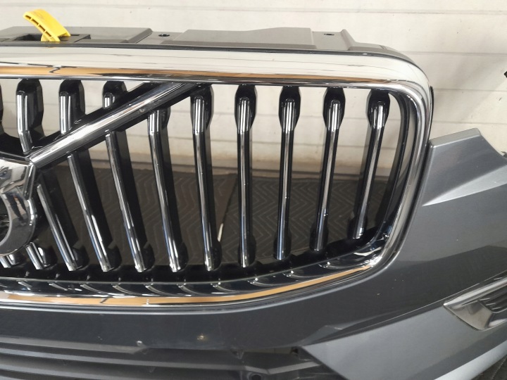 фото №6, Бампер перед комплектний написи kol.714 розпилювач 4pdc volvo xc60 ii 19r
