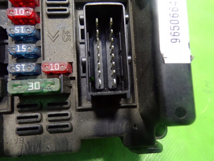 фото №8, Peugeot 307 2.0hdi, блок предохранителей bsi 9650664180