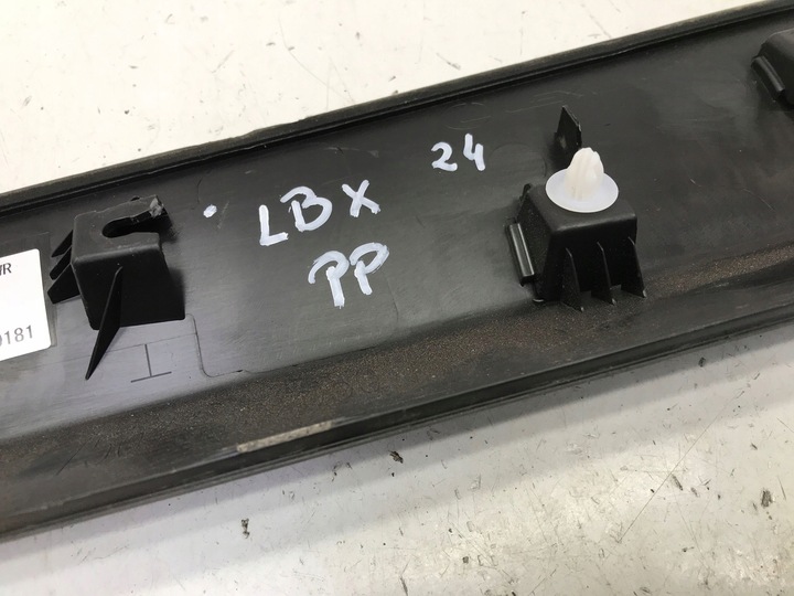 фото №3, Lexus lbx 2024 планка накладка нижня двері праві перед 75073-52050