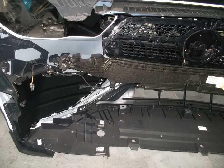 фото №8, Mercedes gla рестайлінг 247 w247 amg бампер комплектний новий білий камера