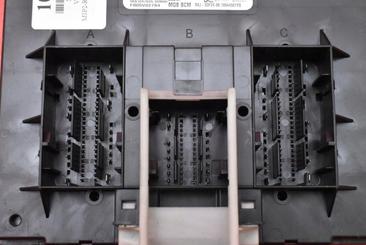 фото №6, Блок комфорта оригинал (блоки управления бортовой сетью) 5q0937086ce vw passat b8 2.0 tdi 190km рестайлинг 19-21