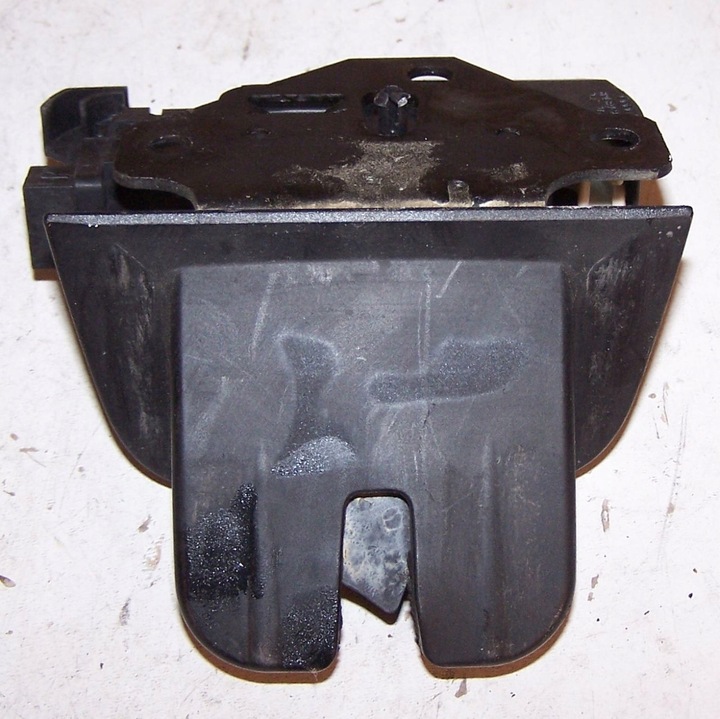 фото №1, Audi a3 8p sportback 8p4827505b замок задней крышки