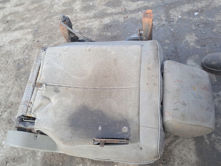 фото №6, Сиденье правые ii ряд fikoł koziołek t4 caravelle складной з защитными кожухами пластик