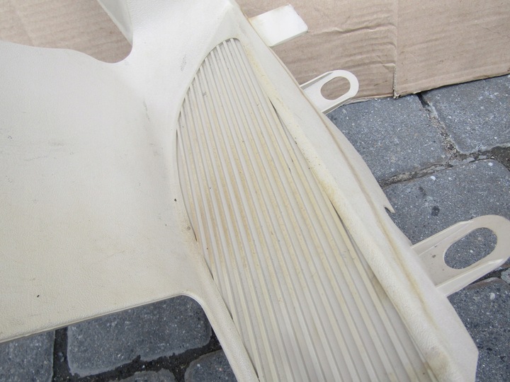 фото №4, 3 mercedes w124 podnuzek защита стойка порога пола левая бежевая кремовый