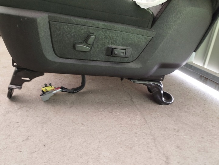 фото №11, Dodge ram 1500 13-25 сиденья диван зад туннель usa